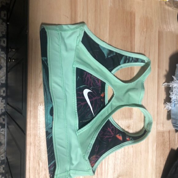 Nike reversible sports Bra Small - Picture 3 of 3